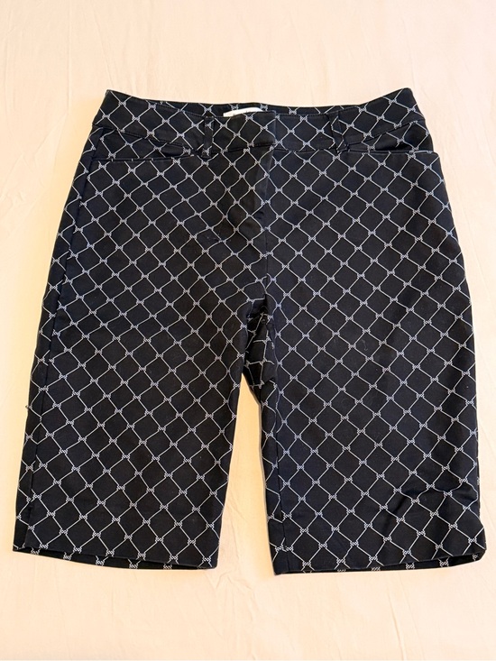 White House Black Market Pants - White House Black Market Bermuda Shorts – Black & White Geometric Print – Size 2